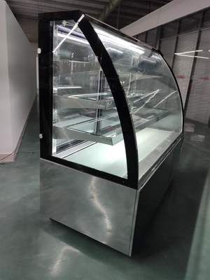 El auto descongela el escaparate de la exhibición de la panadería con los estantes triples de la Fácil-limpieza