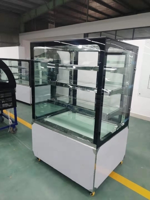 La exhibición de enfriamiento ventilada del postre refrigeró el gabinete con la base de acero inoxidable