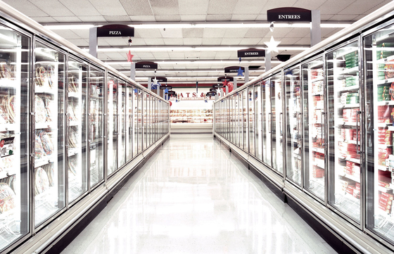 Congelador de cristal vertical de la puerta de la niebla anti para la carne y el producto alimenticio sensible