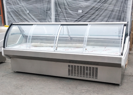 Refrigerador de enfriamiento de la exhibición de la fan para el supermercado con los gabinetes de almacenamiento refrigerados traseros para las salchichas